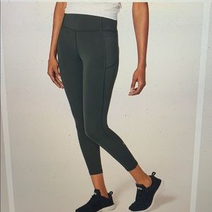 Lululemon Final Lap Crop - Evergreen